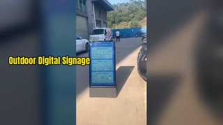 Φορητή μπαταρία 43 ιντσών LCD Advertising Player Ψηφιακές οθόνες σήμανσης για κατάστημα λιανικής IP65 Outdo