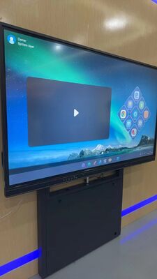 Ρυθμιζόμενου Ύψους Διαδραστική Βάση Πίνακα με Χωρητικότητα Φόρτωσης 100kg και Τροχούς Φρένων 360° για Τηλεοράσεις 55-86 ιντσών