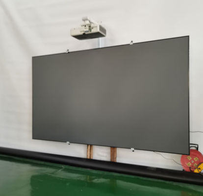 Κιόσκι με οθόνη αφής και συνδεσιμότητα Wi-Fi και Bluetooth σε μαύρο χρώμα με ασημένιο πλαίσιο και φωνητικό τηλεχειριστήριο